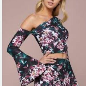 Bebe Bell Sleeve Bold Floral Print One Shoulder Top Women’s Size XL